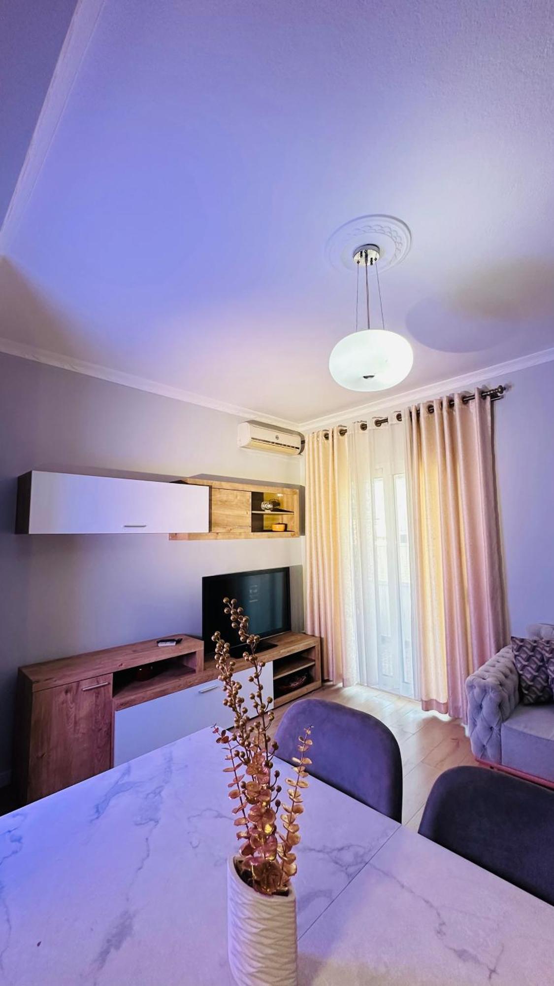 Bllok: Central Cozy Stay, 24/7 Self Check-In Tirana Exterior photo